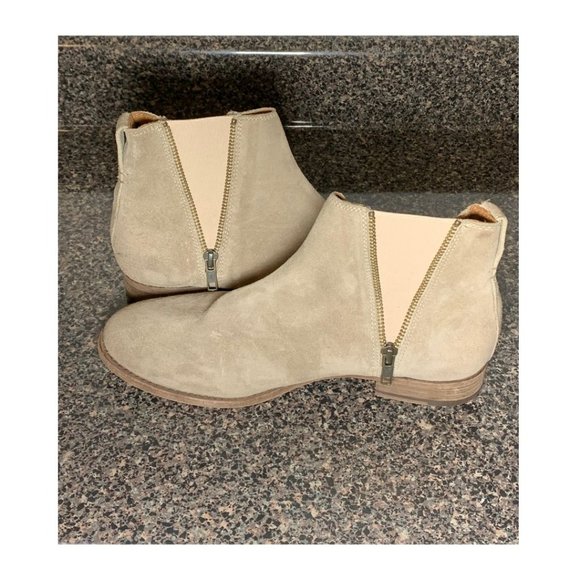 Fyre Carly Leather Zip Chelsea Booties | Color ASH | Size 10 | NEW - Picture 7 of 9